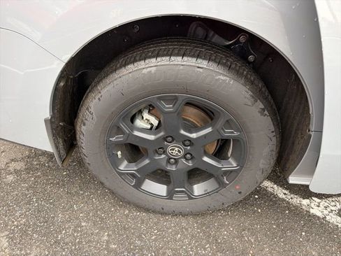 Used 2025 Toyota Sienna XLE Woodland Edition image 15