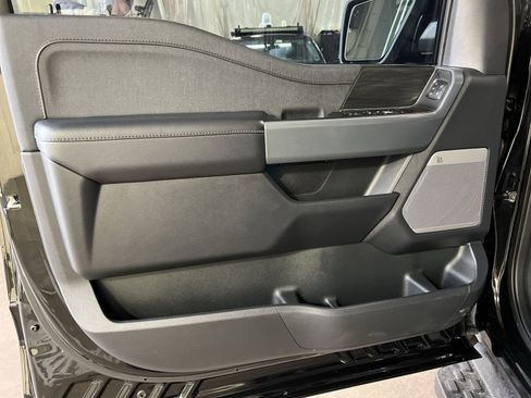 Used 2024 Ford F150 Lightning Lariat image 14