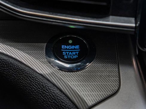 Used 2021 Ford Explorer XLT w/ Equipment Group 202A image 20