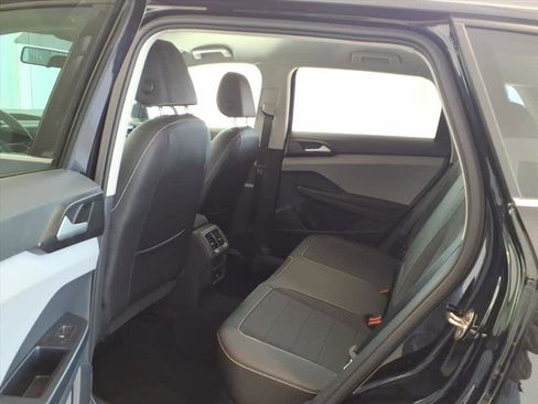 Certified 2022 Volkswagen Taos SE image 16