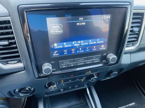 Used 2022 Nissan Frontier SV w/ Technology Package image 13