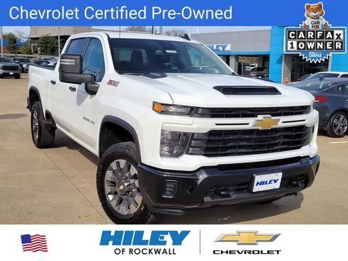 Used 2024 Chevrolet Silverado 2500 Custom w/ Custom Value Package image 1