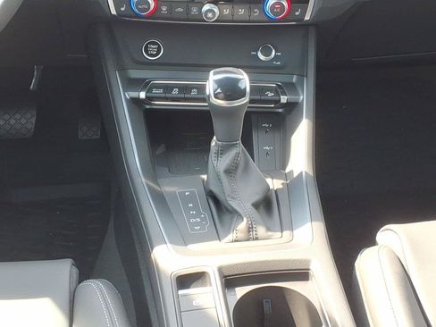 Used 2025 Audi Q3 2.0T Premium w/ Convenience Package AWD/4WD image 17