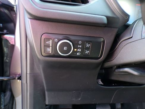 Used 2025 Ford Escape SE w/ Class II Trailer Tow Package FWD image 11