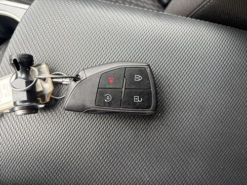 Used 2025 Chevrolet Equinox LT image 22