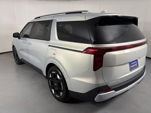 New 2026 Kia Carnival EX FWD image 6