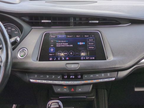 Used 2022 Cadillac XT4 Premium Luxury w/ Technology Package image 16