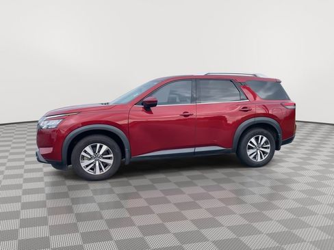 Used 2022 Nissan Pathfinder SL image 5