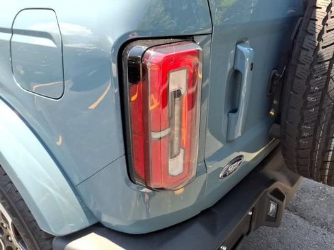 Used 2023 Ford Bronco Outer Banks AWD/4WD image 9