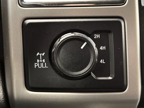 Used 2018 Ford F250 Lariat w/ Chrome Package image 21