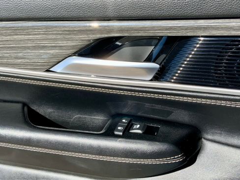 Used 2022 Jeep Wagoneer Series III w/ Flexible Seating Group image 45