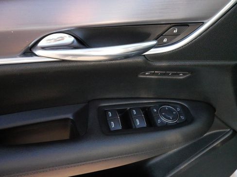 Used 2017 Cadillac XT5 Luxury w/ Driver Awareness Package image 19