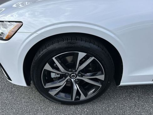 Certified 2025 Volvo S60 B5 Core AWD/4WD image 10
