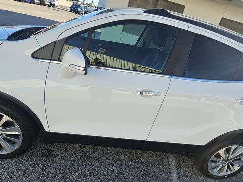 Used 2018 Buick Encore Preferred image 7