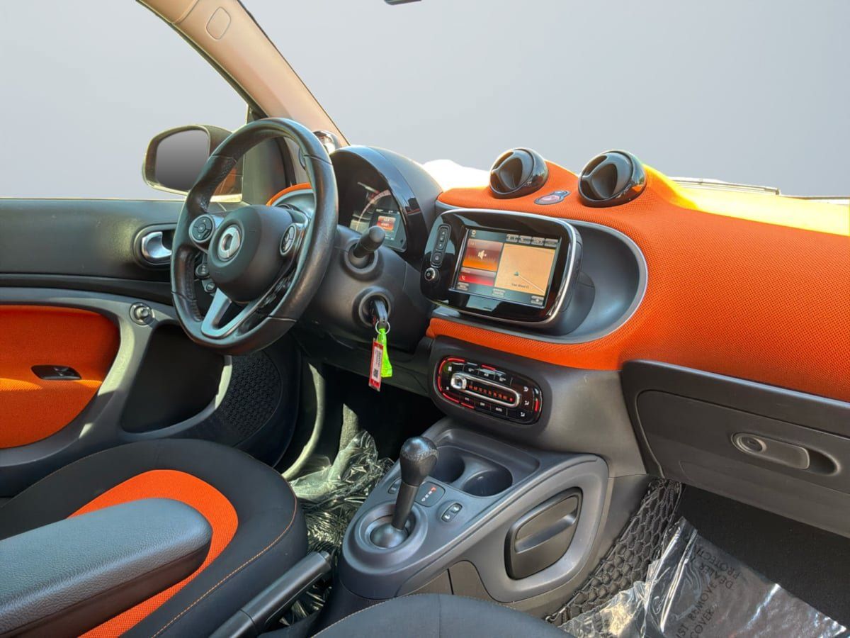 Used 2018 smart fortwo electric drive w/ Sport Package RWD image 14