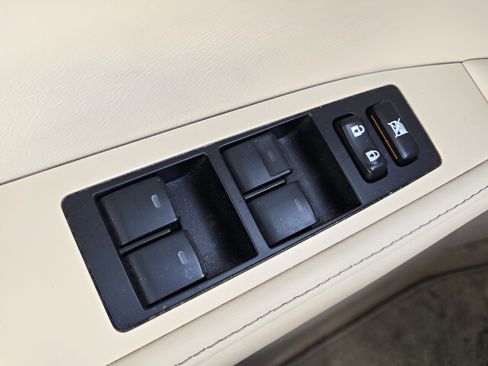 Used 2013 Lexus ES 350 w/ Luxury Pkg image 27