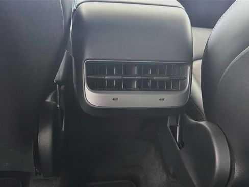 Used 2022 Tesla Model Y Performance AWD/4WD image 25