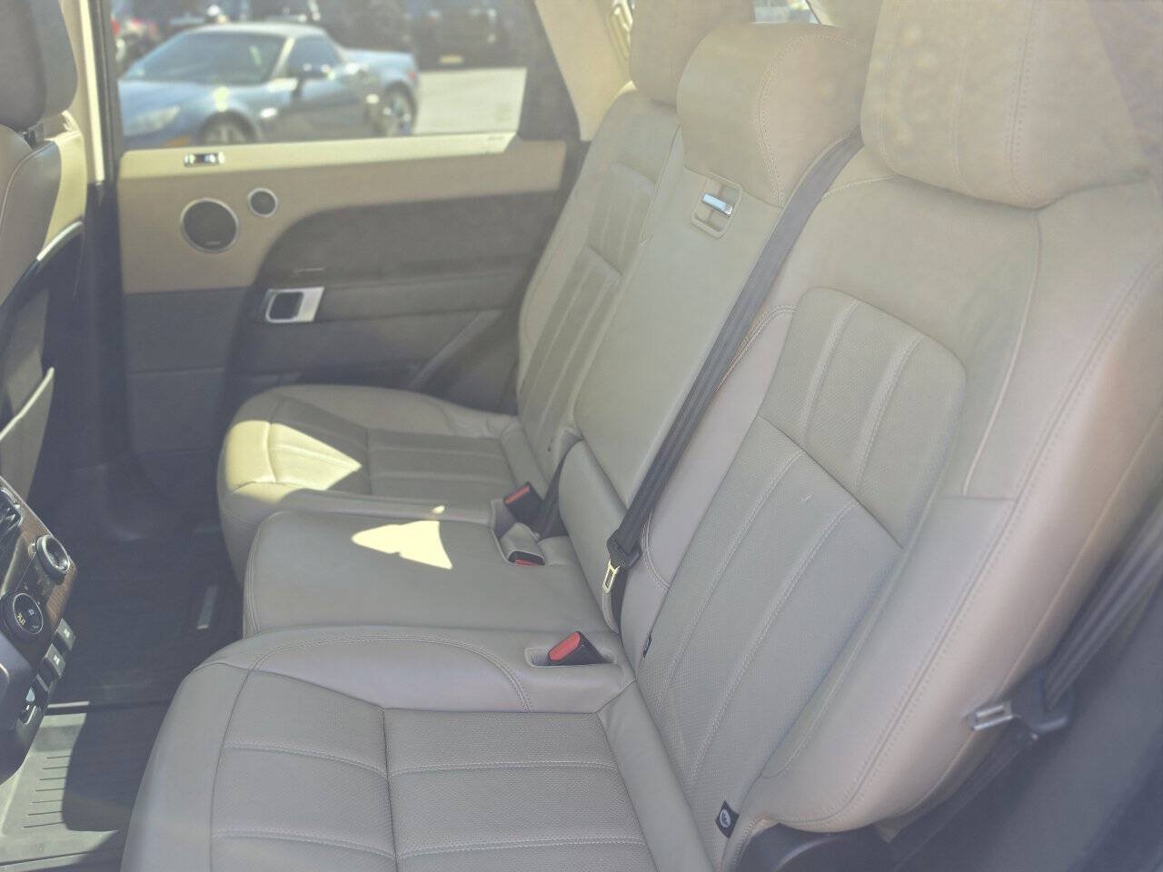 Used 2019 Land Rover Range Rover Sport HSE AWD/4WD image 24