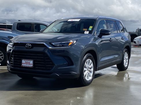 Certified 2025 Toyota Grand Highlander AWD image 6