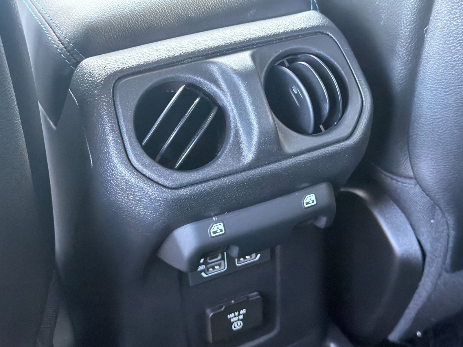 Used 2022 Jeep Wrangler Unlimited Rubicon 4xe w/ Cold Weather Group AWD/4WD image 35