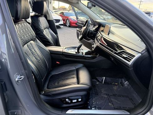 Used 2020 BMW 750i xDrive 750i xDrive AWD w/ Executive Package image 12