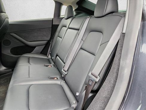 Used 2025 Tesla Model Y Long Range AWD/4WD image 16