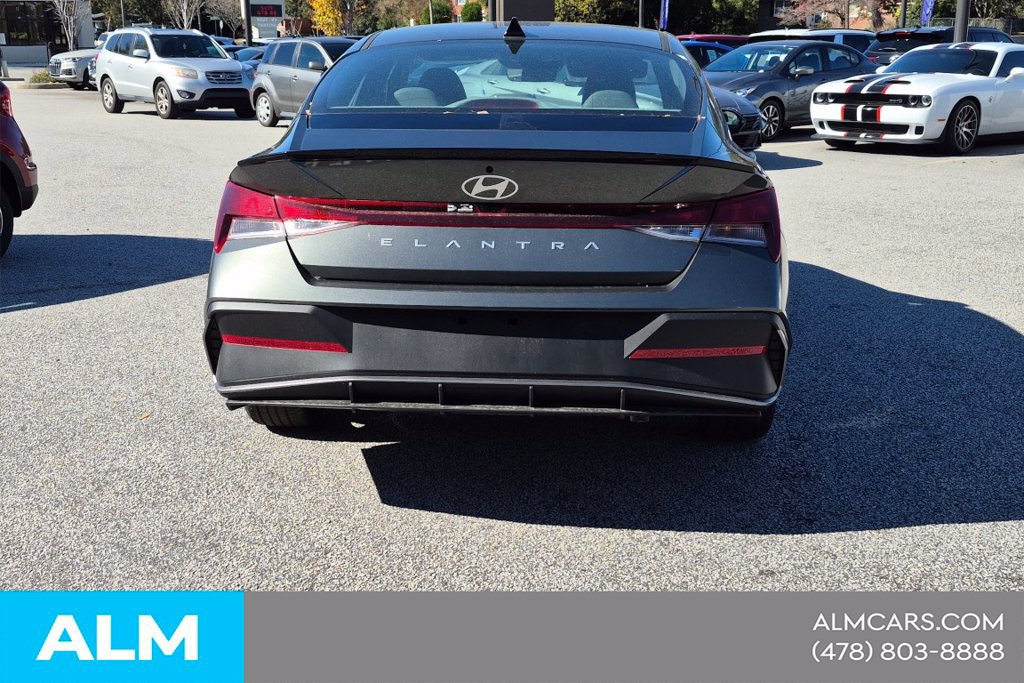 Used 2026 Hyundai Elantra Sport FWD image 7