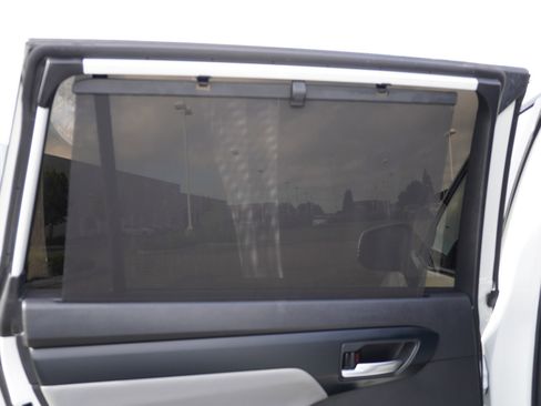 Used 2022 Toyota Highlander XLE image 12