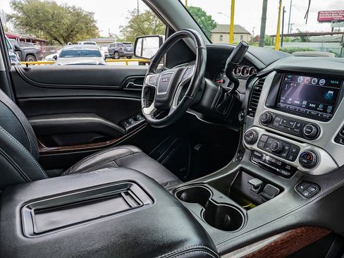 Used 2020 GMC Yukon SLT image 19