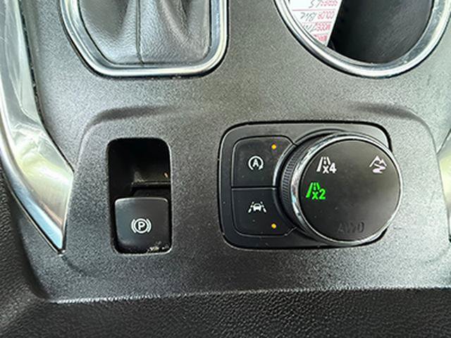 Used 2022 Chevrolet Traverse LS AWD/4WD image 15