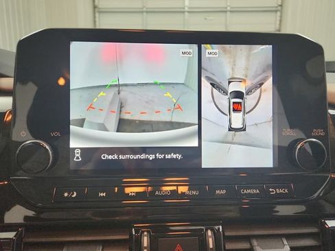 Used 2024 Nissan Pathfinder Platinum FWD image 31