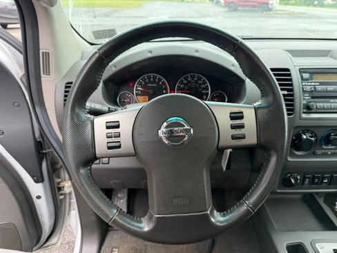 Used 2006 Nissan Frontier NISMO w/ (J01) Sunroof Pkg AWD/4WD image 19
