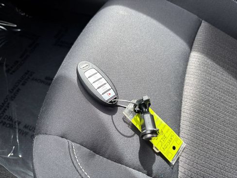Used 2025 Nissan Altima 2.5 SV FWD image 21