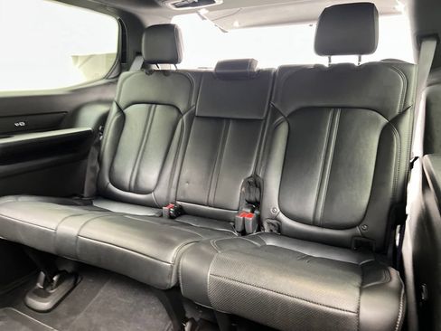 Used 2024 Jeep Wagoneer Series II w/ Flexible Seating Group AWD/4WD image 40