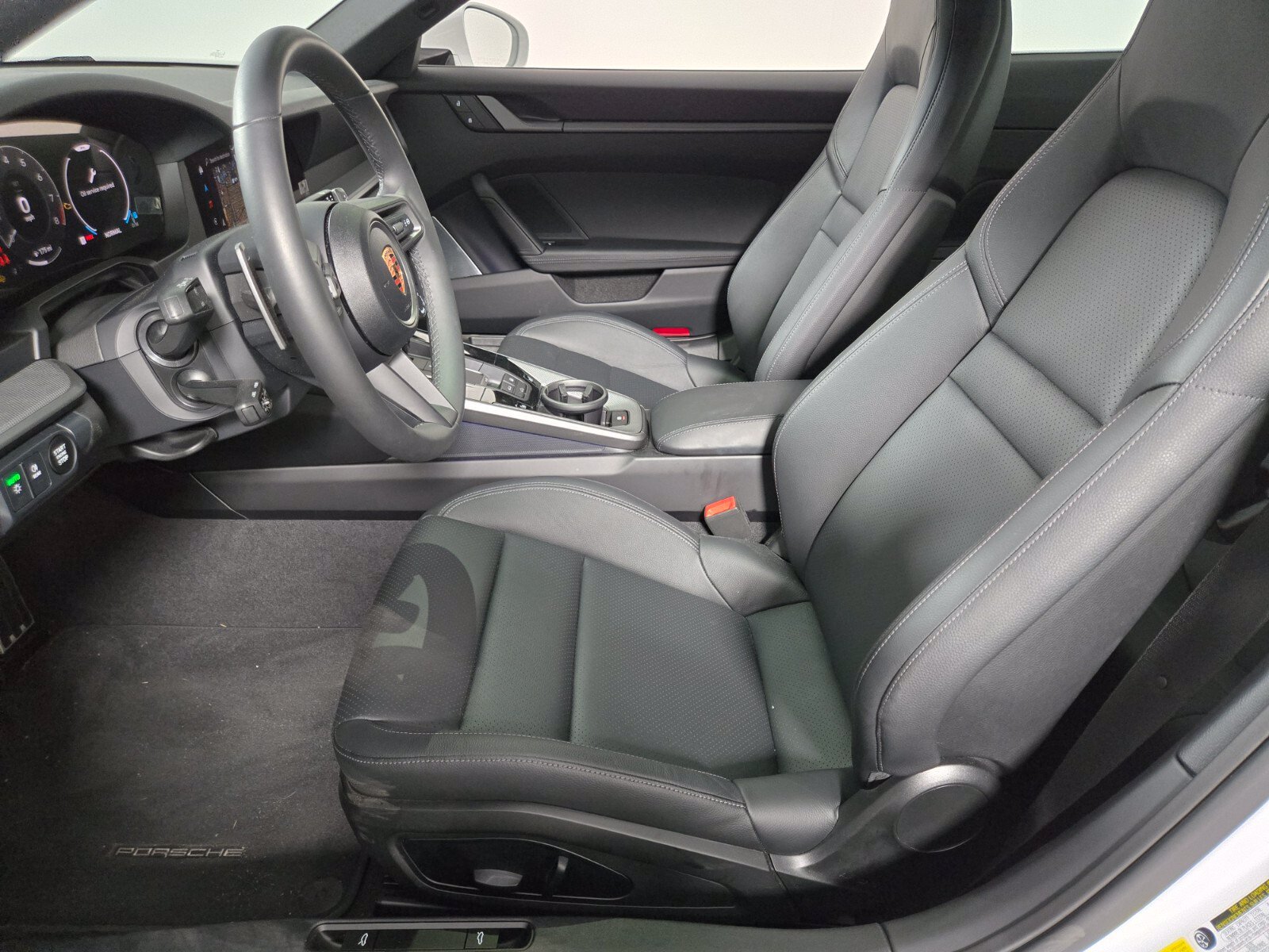 Used 2025 Porsche 911 Carrera RWD image 11