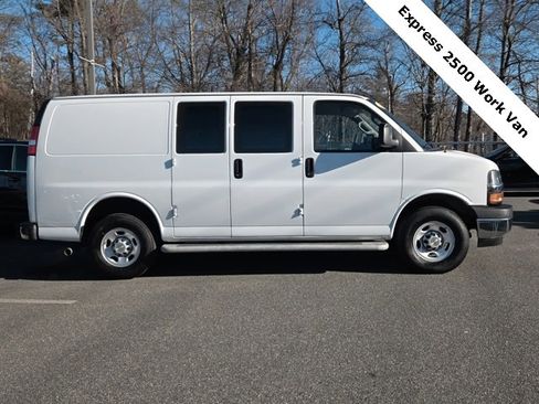 Used 2024 Chevrolet Express 2500 Work Van w/ Driver Convenience Package image 6