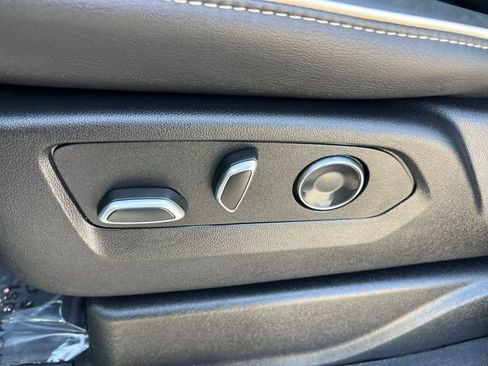 Certified 2025 Cadillac Escalade Premium Luxury AWD/4WD image 15