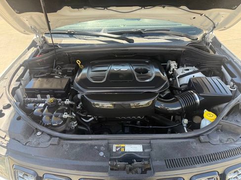 Used 2017 Jeep Grand Cherokee Altitude AWD/4WD image 28