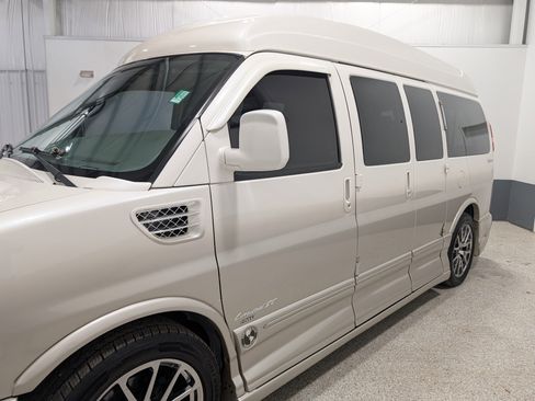 Used 2014 Chevrolet Express 1500 AWD image 7