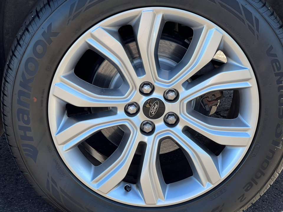 Used 2020 Ford Edge Titanium w/ Equipment Group 301A AWD/4WD image 8