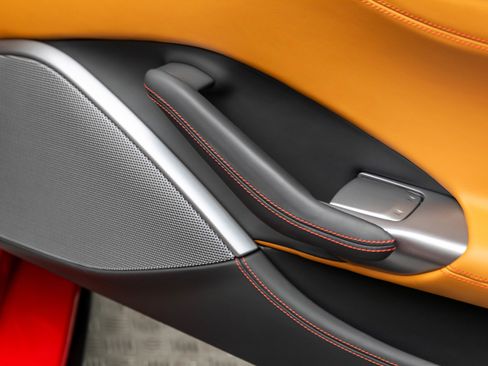 Used 2019 Ferrari Portofino image 38