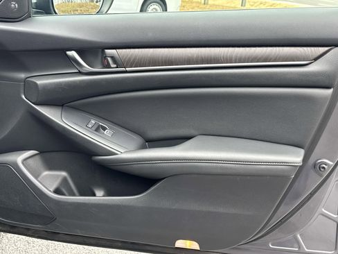 Used 2020 Honda Accord Touring image 23