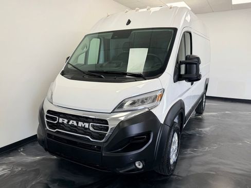 Used 2025 RAM ProMaster 2500 w/ Quick Order Package 22G SLT FWD image 4