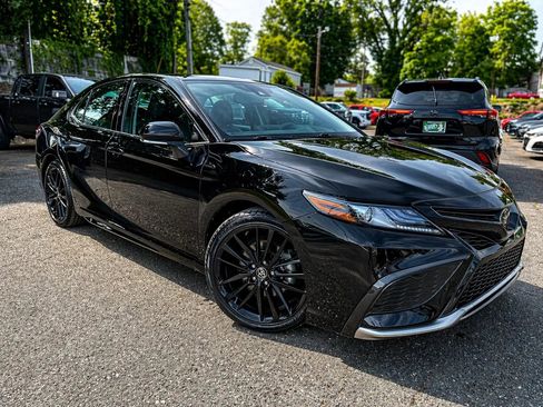 Used 2024 Toyota Camry XSE FWD image 1