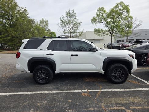 Used 2025 Toyota 4Runner SR5 image 2