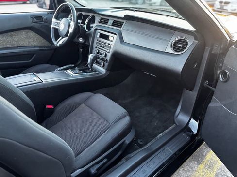 Used 2014 Ford Mustang Convertible image 31