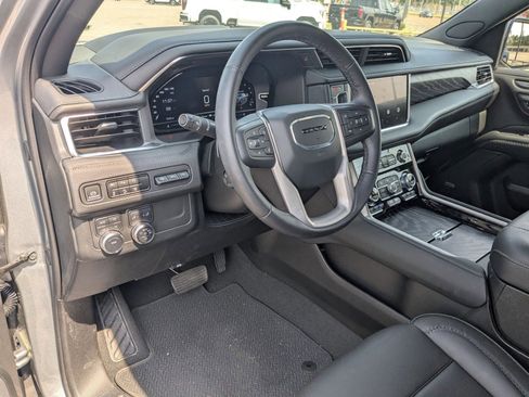 Used 2024 GMC Yukon XL Denali image 39