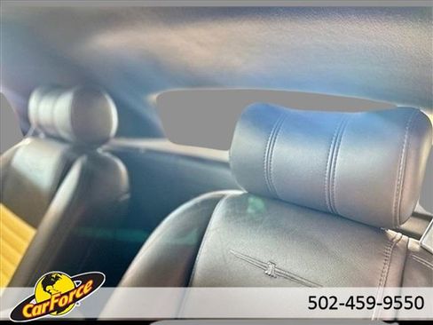 Used 2002 Ford Thunderbird Base image 26