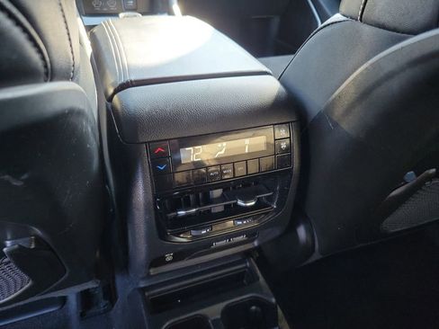 Used 2022 Jeep Grand Cherokee L Laredo image 17