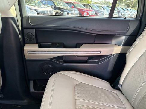 Used 2024 Ford Expedition Max Limited image 16